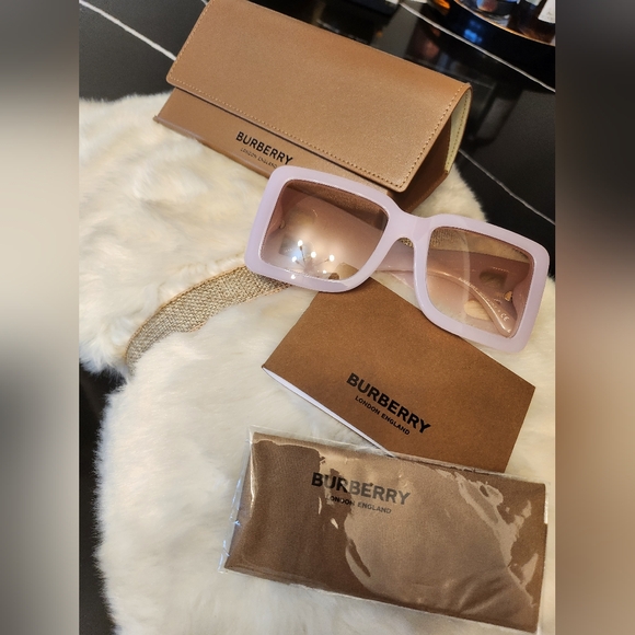 Authentic Burberry Lilac sunglasses - Picture 2 of 5